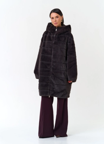 Женская шуба из эко меха с капюшоном фото