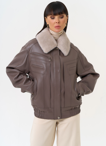 Женская утепленная куртка из эко кожи в бежевом цвете