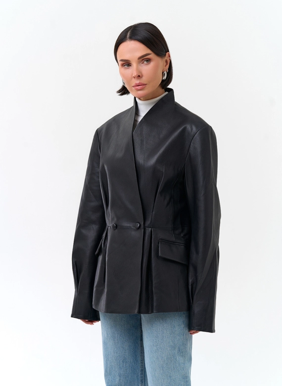 Двубортный жакет из натуральной кожи фото