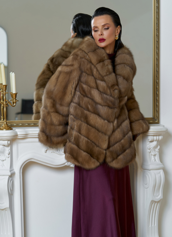 Женская шуба из куницы с воротником шаль