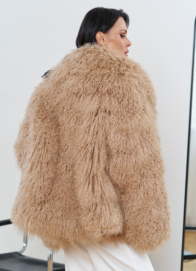 Женская шуба из меха ламы модель № 30631 в кредит