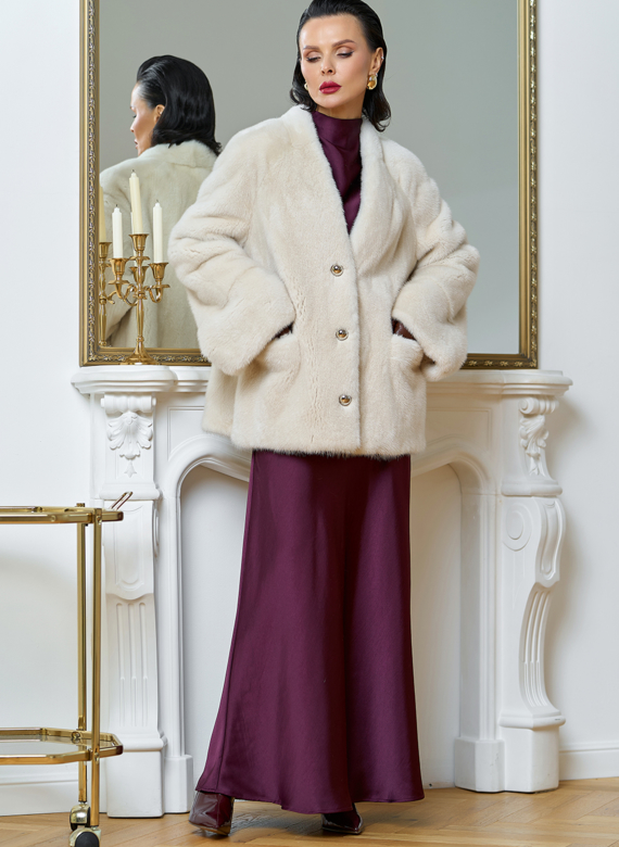 Укороченная шуба из меха норки с акцентными пуговицами