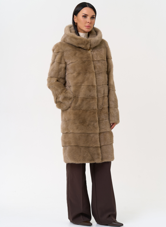 Шуба из норки бежевого цвета