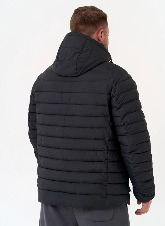 Мужской пуховик черного цвета